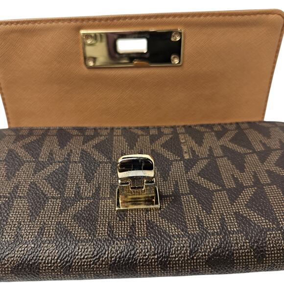 Michael Kors Callie Carry All Wallet - Picture 11 of 11